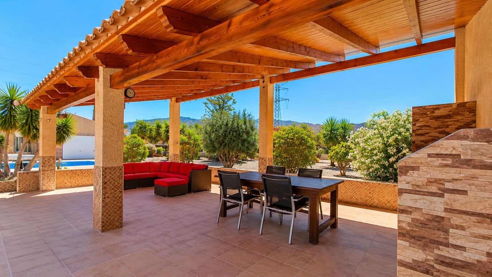 3 slaapkamer Villa te koop in Macisvenda met zwembad garage - € 265.000 (Ref: 9912279)