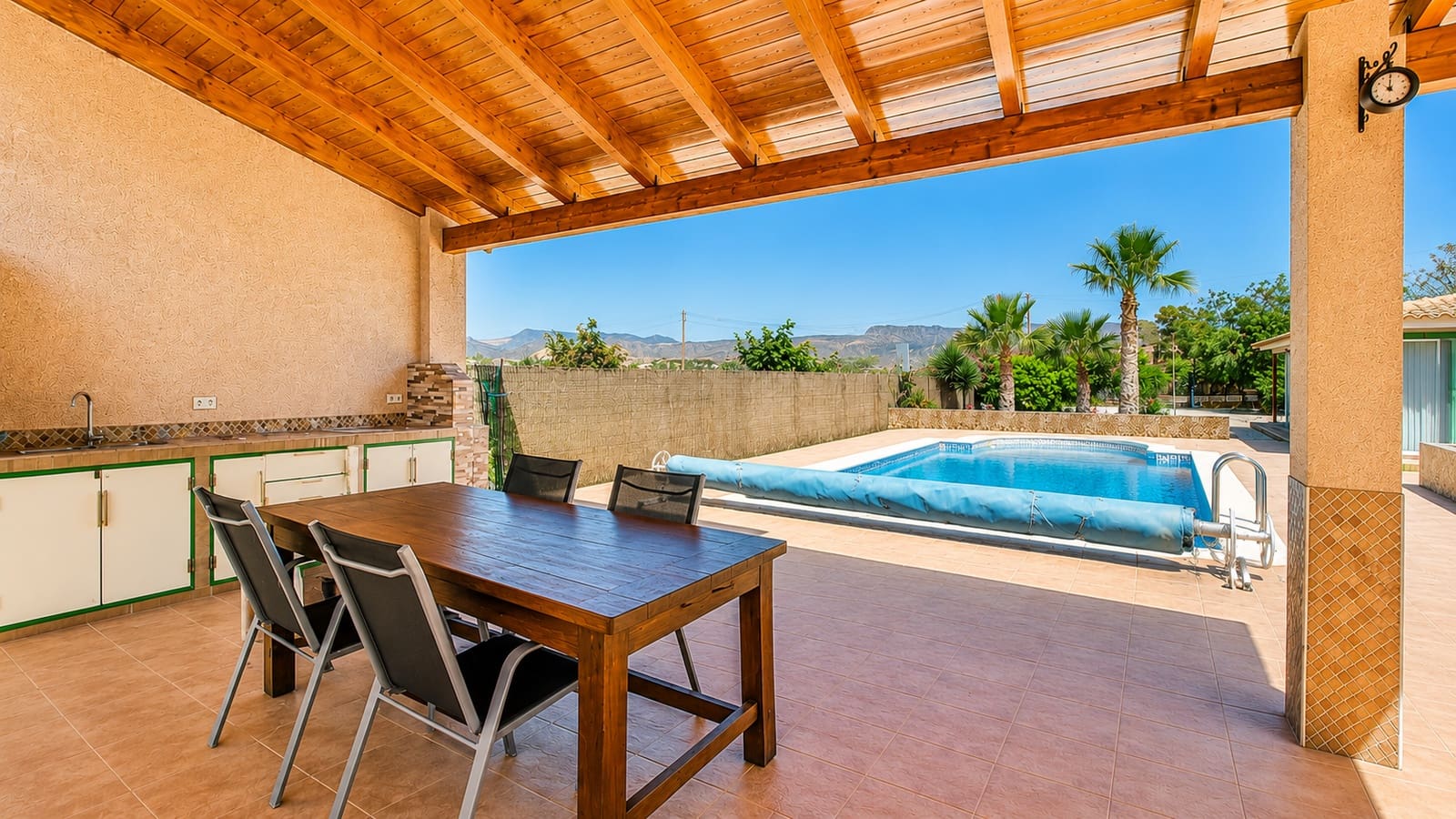 3 slaapkamer Villa te koop in Macisvenda met zwembad garage - € 265.000 (Ref: 9912279)