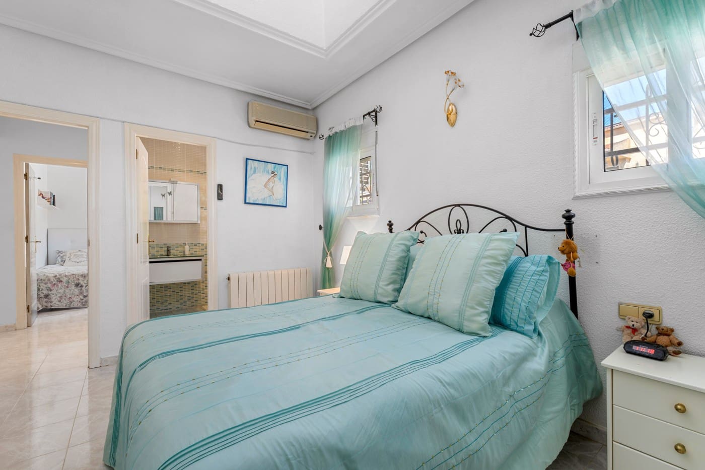 Chalet de 4 habitaciones en Ciudad Quesada en venta con piscina - 399.000 € (Ref: 9928626)