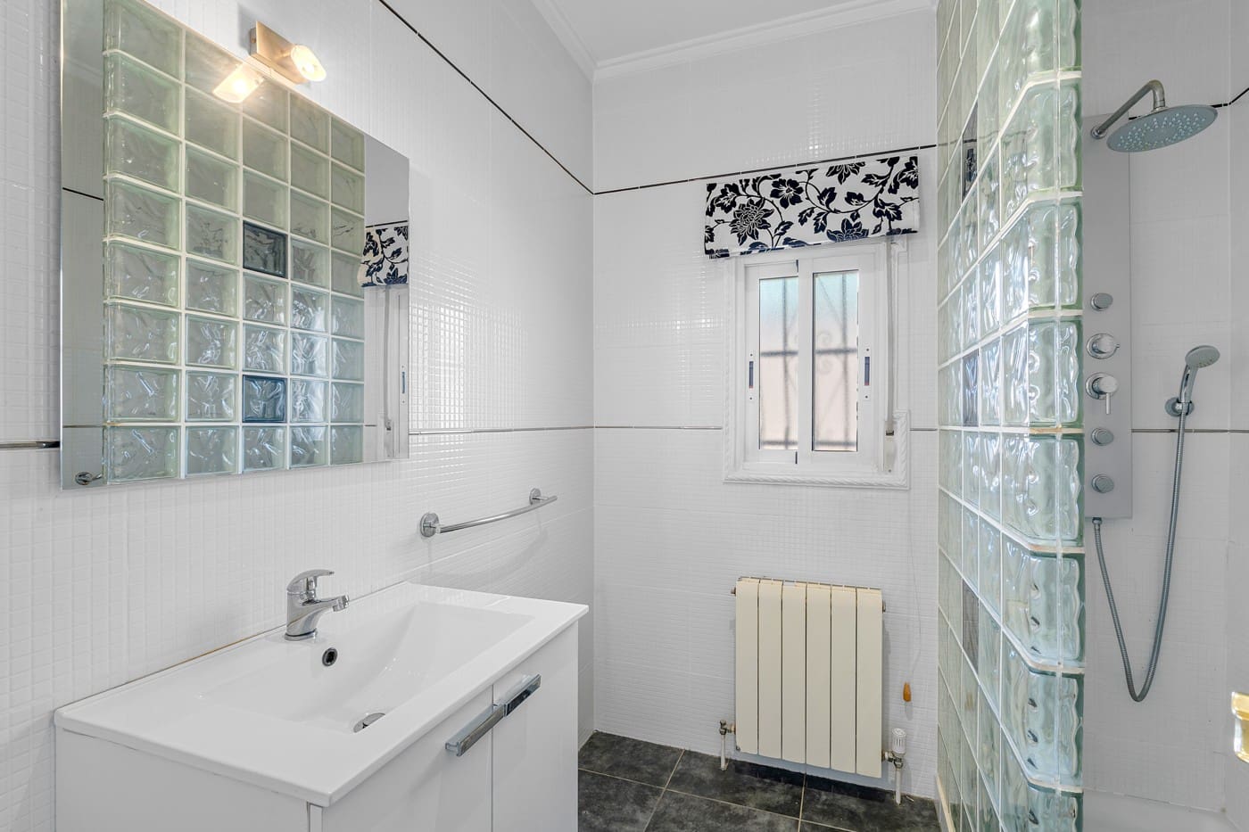 Chalet de 4 habitaciones en Ciudad Quesada en venta con piscina - 399.000 € (Ref: 9928626)