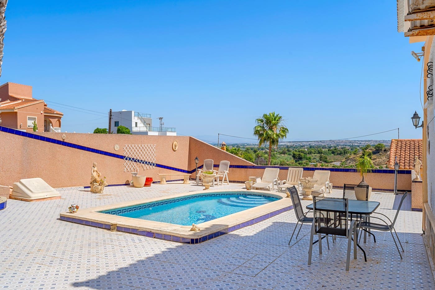 Chalet de 4 habitaciones en Ciudad Quesada en venta con piscina - 399.000 € (Ref: 9928626)