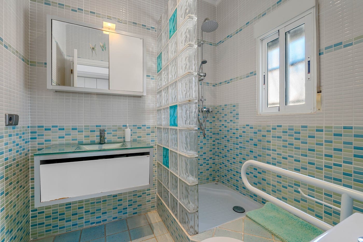 Chalet de 4 habitaciones en Ciudad Quesada en venta con piscina - 399.000 € (Ref: 9928626)