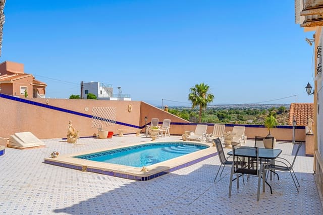 Chalet de 4 habitaciones en Ciudad Quesada, Rojales en venta con piscina - 399.000 € (Ref: 9928626)