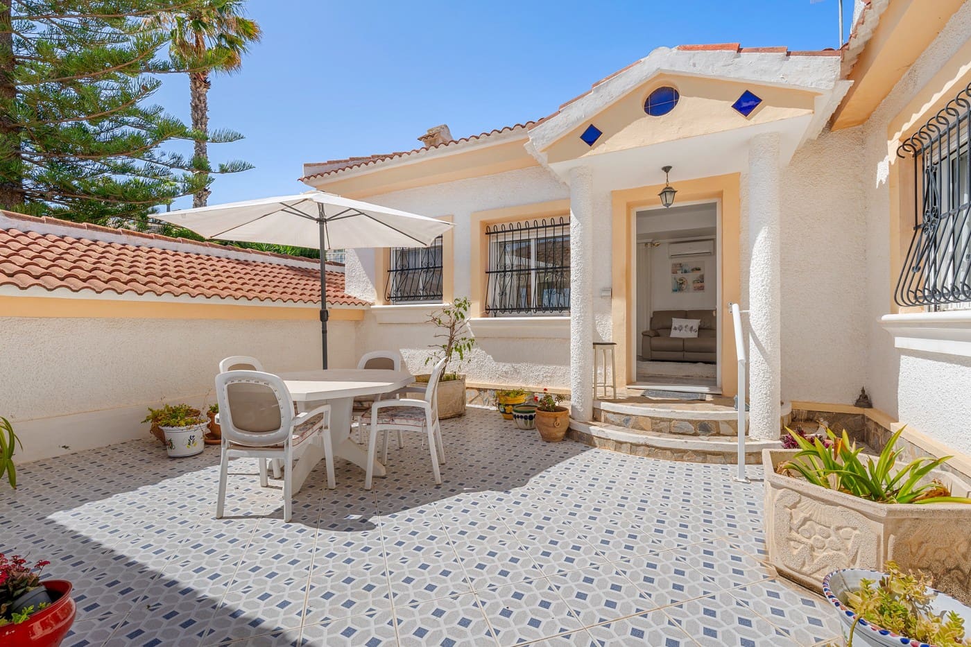 Chalet de 4 habitaciones en Ciudad Quesada en venta con piscina - 399.000 € (Ref: 9928626)