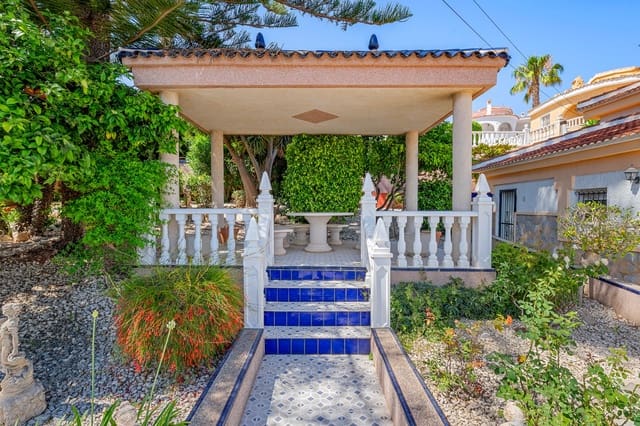Chalet de 4 habitaciones en Ciudad Quesada, Rojales en venta con piscina - 399.000 € (Ref: 9928626)