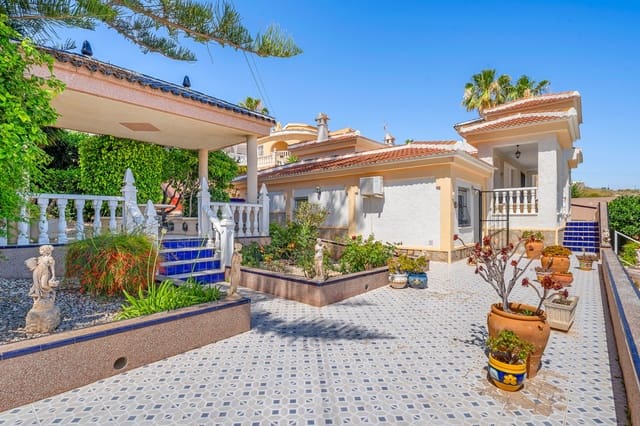 Chalet de 4 habitaciones en Ciudad Quesada, Rojales en venta con piscina - 399.000 € (Ref: 9928626)