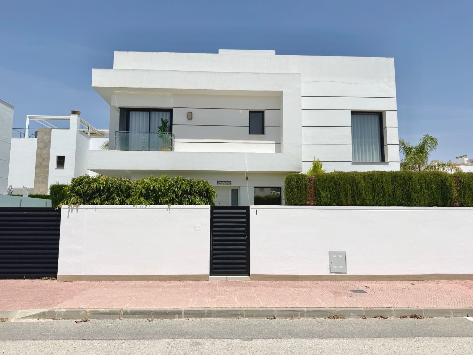 Chalet de 4 habitaciones en Ciudad Quesada en venta con piscina garaje - 525.000 € (Ref: 9935258)
