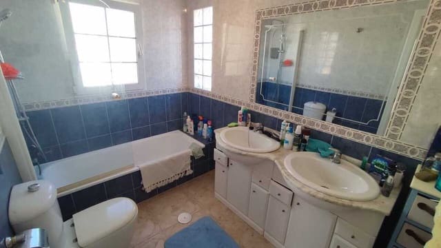 3 soverom Villa til salgs i Playa Flamenca, Orihuela med svømmebasseng - € 295 000 (Ref: 9935261)