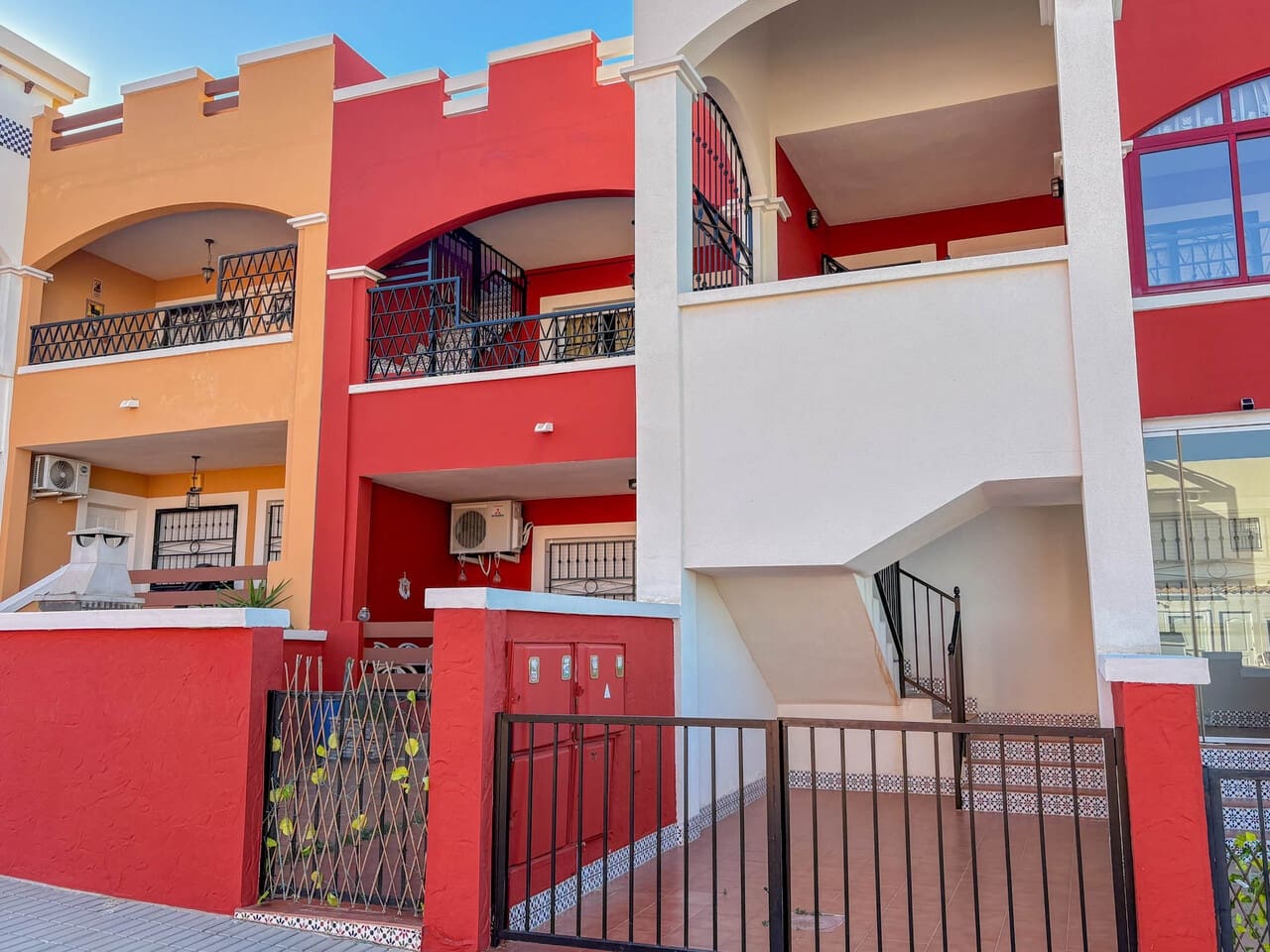2 slaapkamer Appartement te koop in Orihuela Costa met zwembad - € 169.000 (Ref: 9941578)