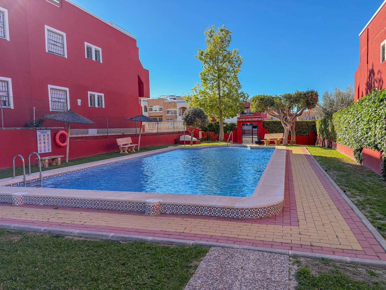 2 slaapkamer Appartement te koop in Orihuela Costa met zwembad - € 169.000 (Ref: 9941578)