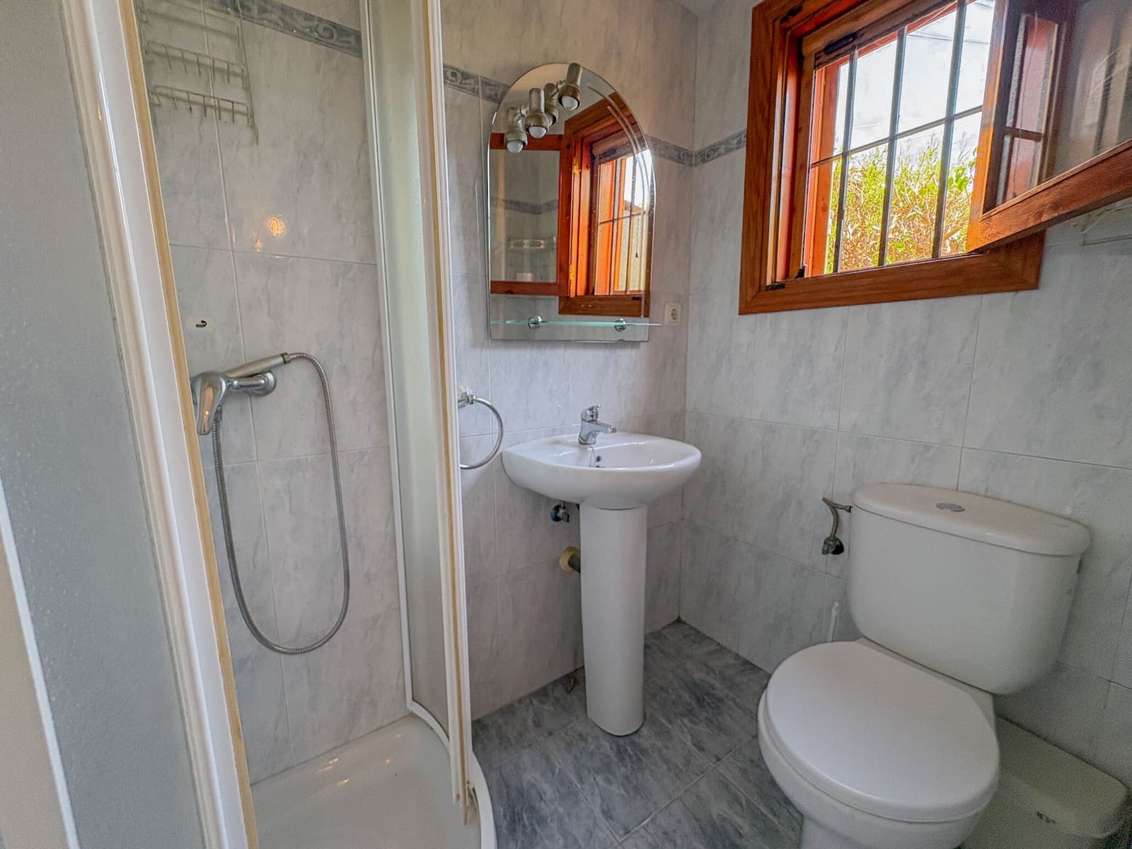 2 makuuhuone Huvila myytävänä paikassa Torrevieja mukana uima-altaan - 189 000 € (Ref: 9948868)