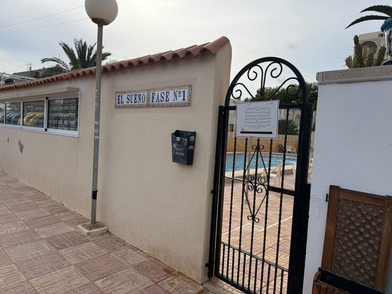 2 chambre Bungalow à vendre à Torrevieja avec piscine - 139 000 € (Ref: 9957555)