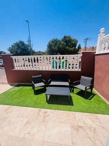 3 soverom Villa til salgs i Villamartin, Orihuela med svømmebasseng garasje - € 250 000 (Ref: 9957556)