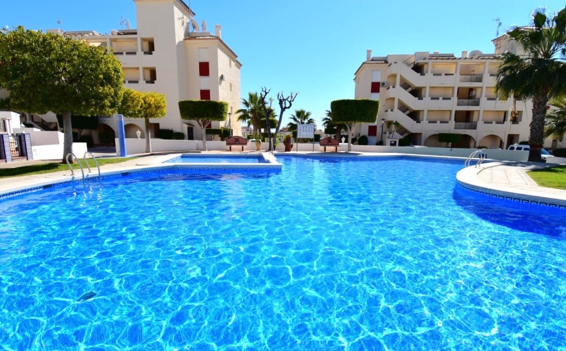 2 soverom Leilighet til salgs i Orihuela Costa med svømmebasseng garasje - € 165 000 (Ref: 9961681)
