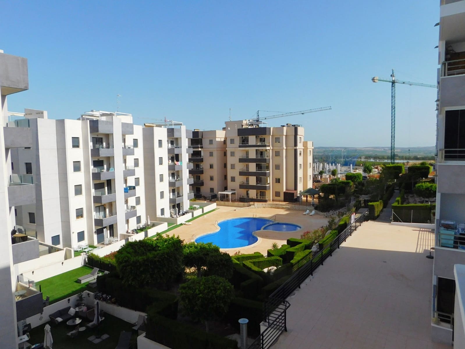 2 Zimmer Apartment zu verkaufen in San Miguel de Salinas mit Pool - 125.000 € (Ref: 9965958)