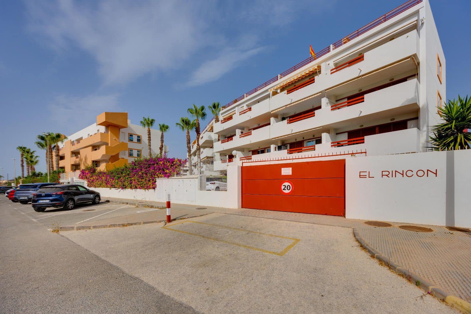 2 bedroom Apartment for sale in Orihuela Costa with pool garage - € 194,969 (Ref: 9974898)
