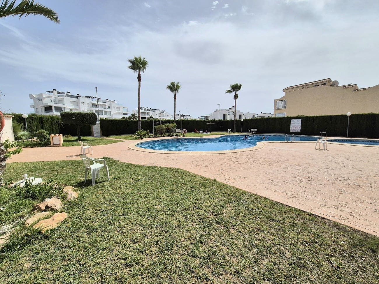 2 soverom Penthouse til salgs i Orihuela Costa med svømmebasseng garasje - € 149 950 (Ref: 9981533)