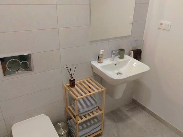 2 soverom Leilighet til salgs i Villamartin, Orihuela med svømmebasseng garasje - € 269 000 (Ref: 9983954)