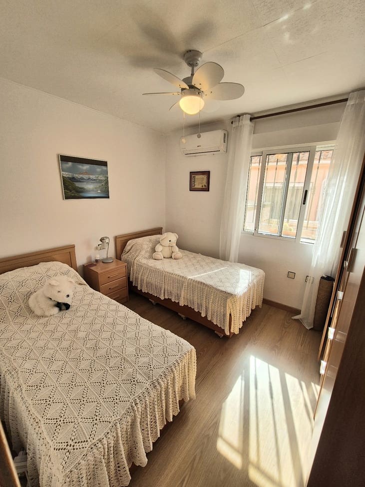 3 soverom Kjedet enebolig til salgs i Los Montesinos med svømmebasseng - € 219 995 (Ref: 9996403)