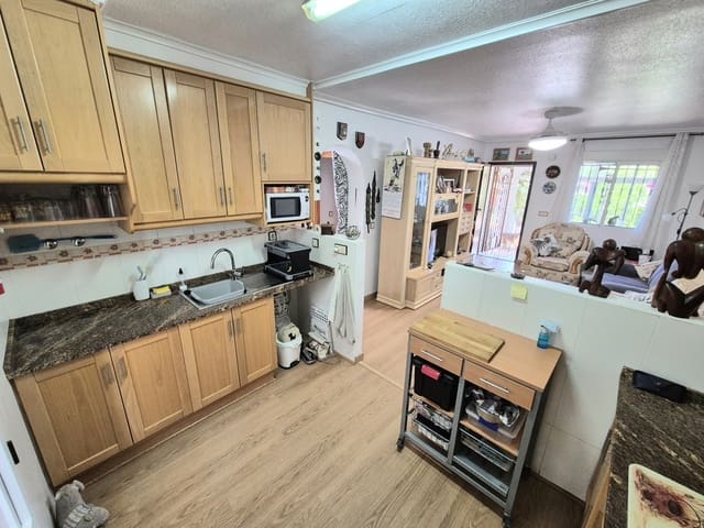 3 soverom Kjedet enebolig til salgs i Los Montesinos med svømmebasseng - € 219 995 (Ref: 9996403)