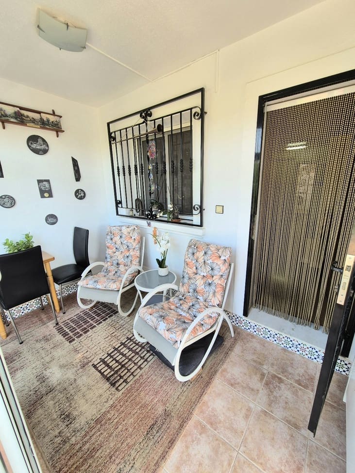 3 soverom Kjedet enebolig til salgs i Los Montesinos med svømmebasseng - € 219 995 (Ref: 9996403)