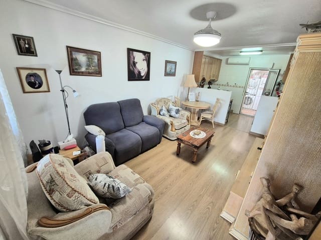 3 soverom Kjedet enebolig til salgs i Los Montesinos med svømmebasseng - € 219 995 (Ref: 9996403)