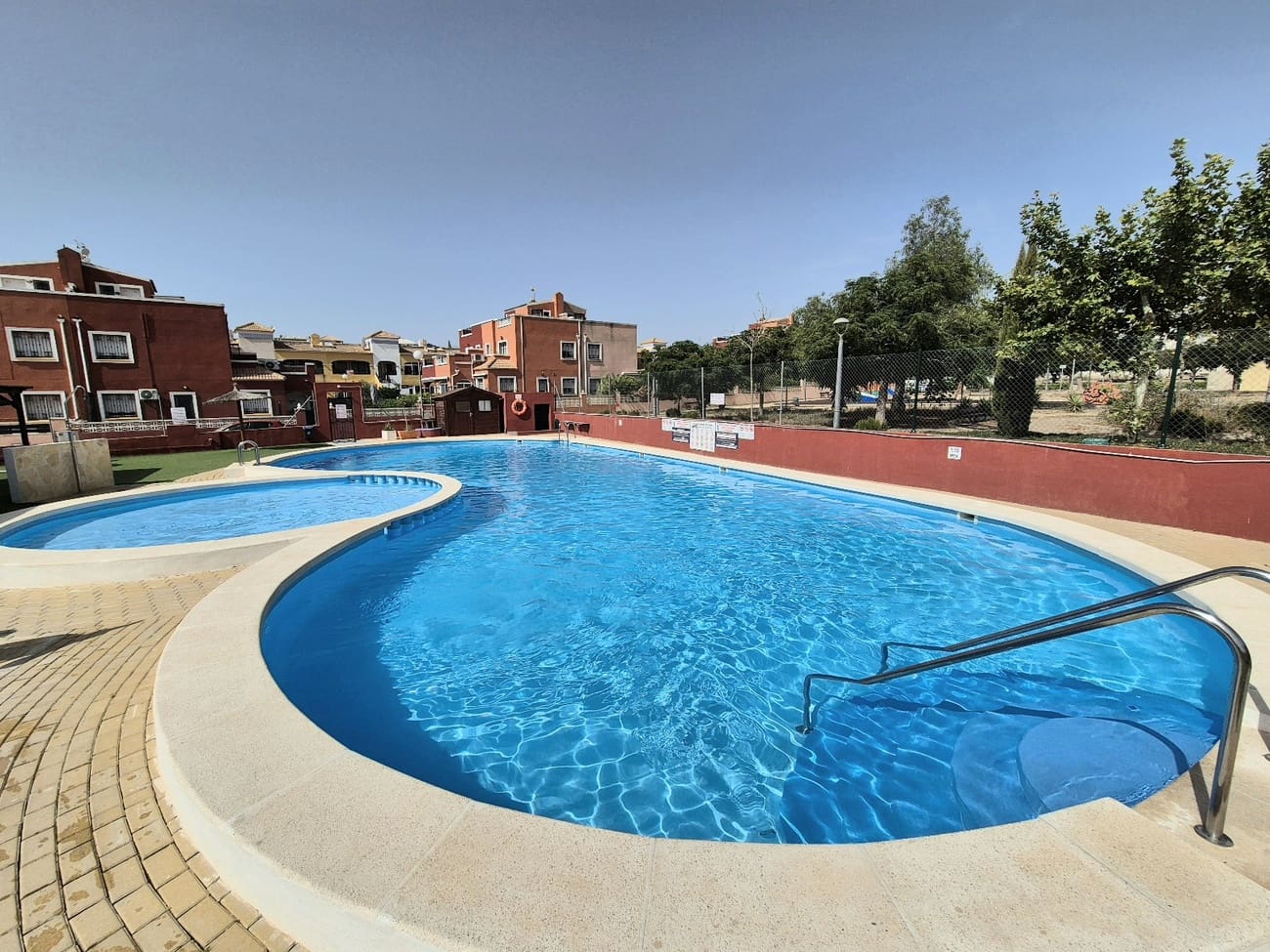 3 soverom Kjedet enebolig til salgs i Los Montesinos med svømmebasseng - € 219 995 (Ref: 9996403)