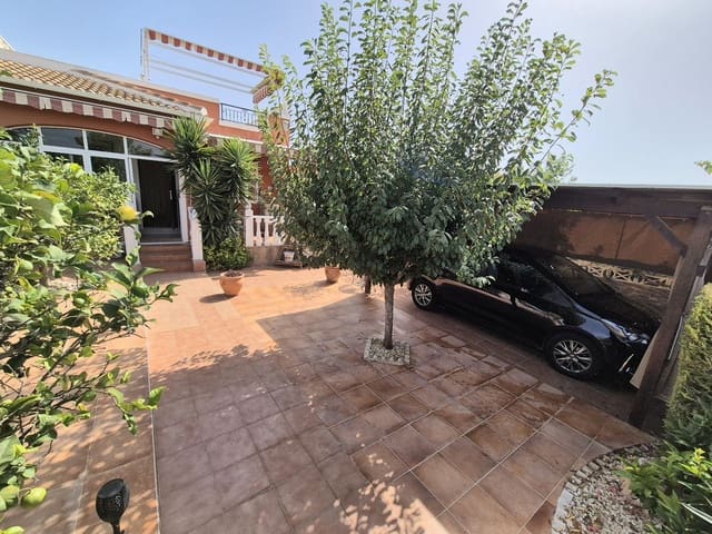 3 soverom Kjedet enebolig til salgs i Los Montesinos med svømmebasseng - € 219 995 (Ref: 9996403)