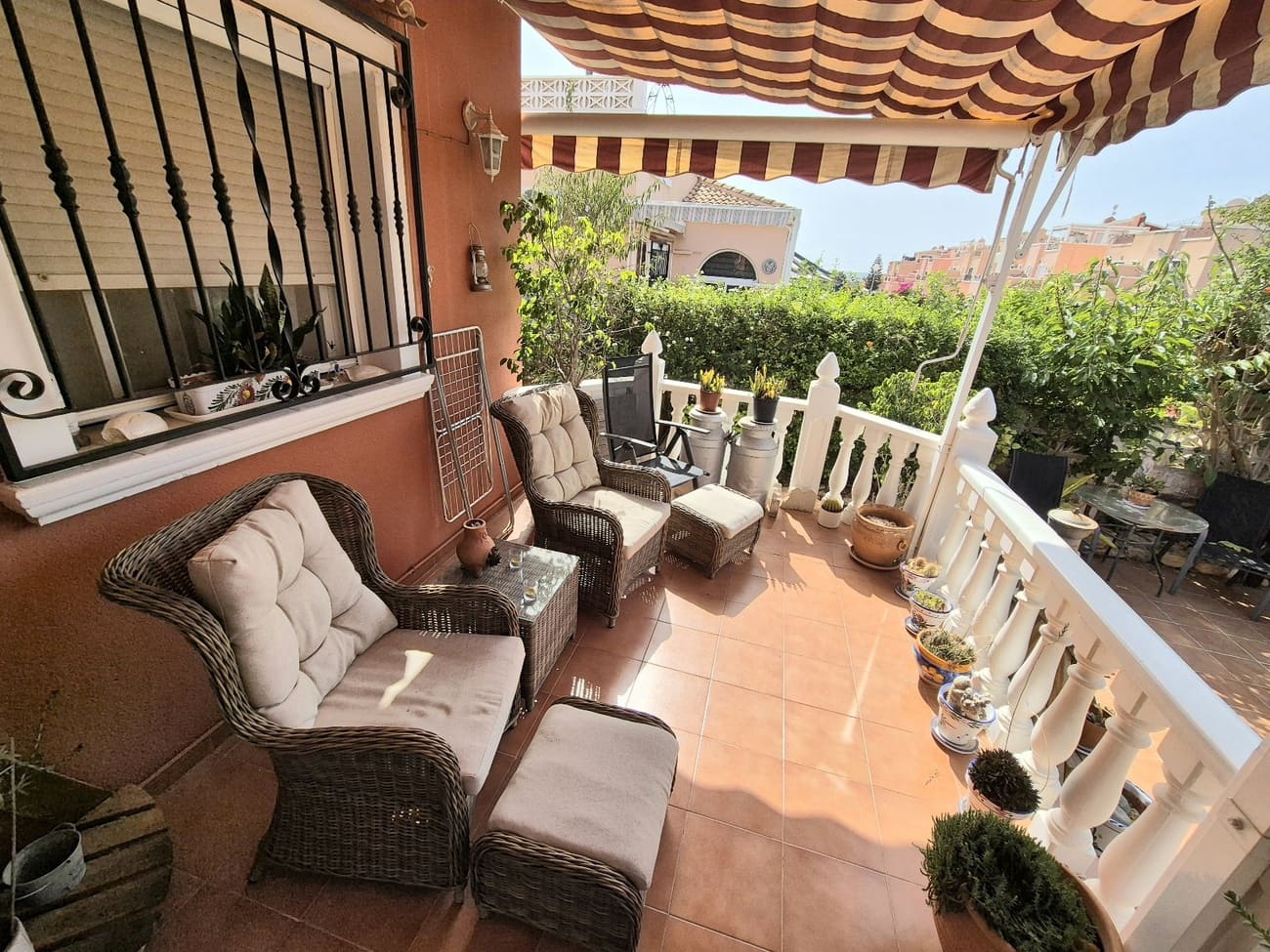 3 soverom Kjedet enebolig til salgs i Los Montesinos med svømmebasseng - € 219 995 (Ref: 9996403)