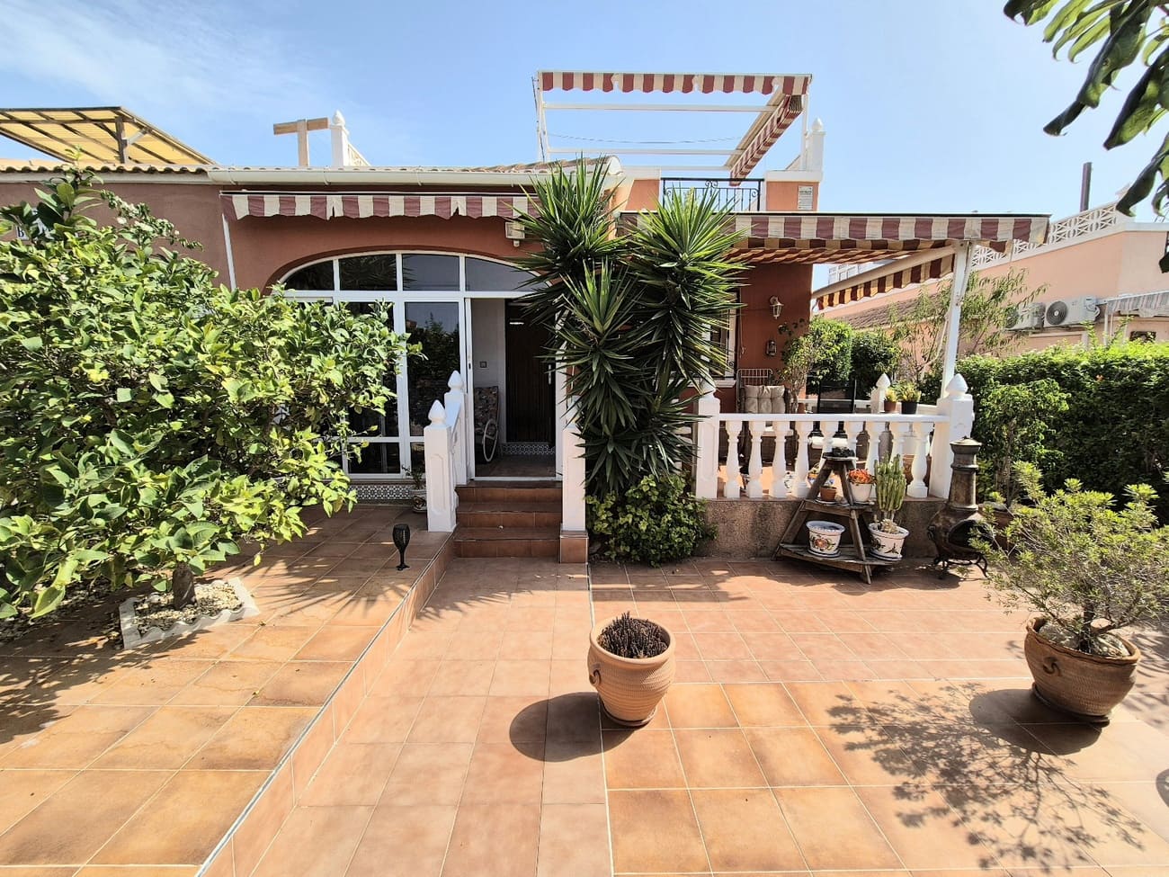 3 soverom Kjedet enebolig til salgs i Los Montesinos med svømmebasseng - € 219 995 (Ref: 9996403)