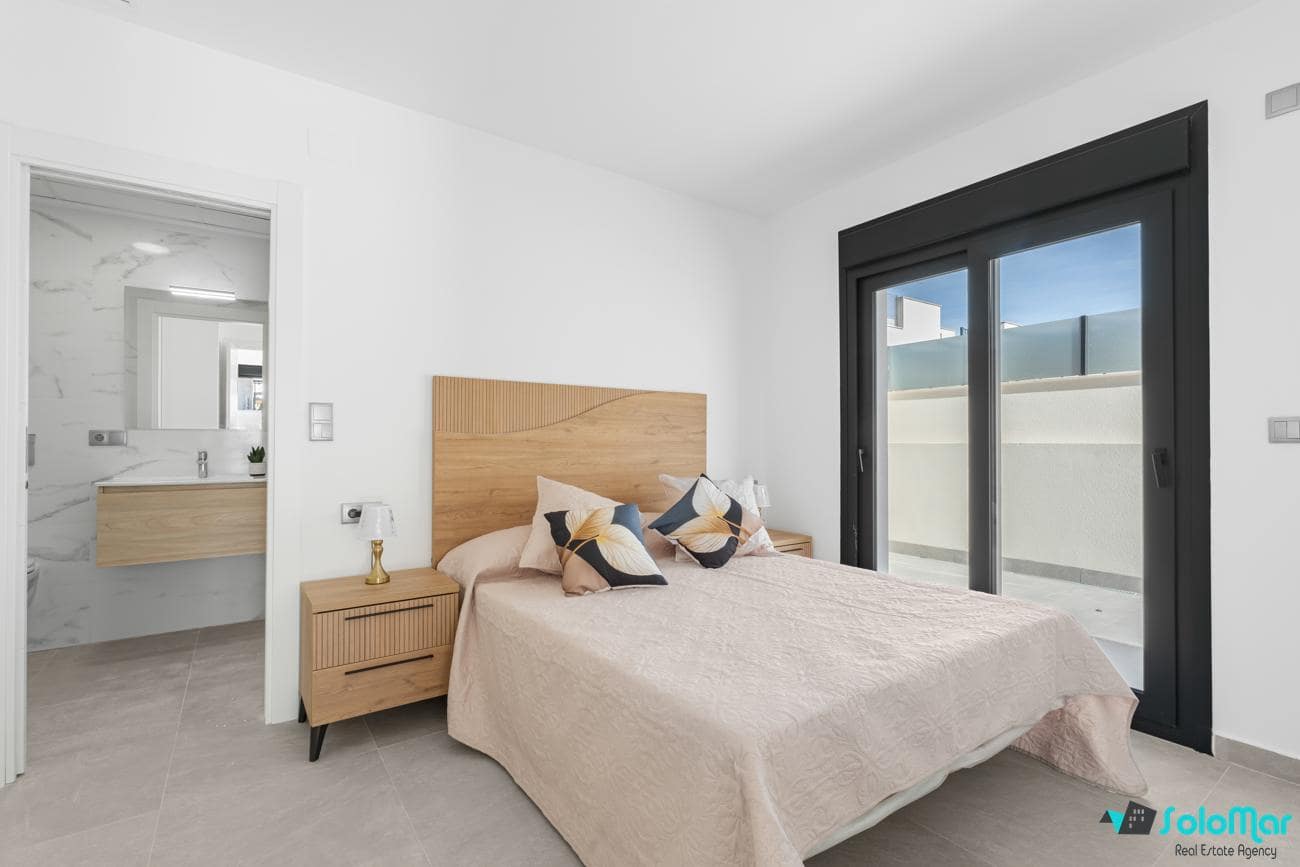 3 soveværelse Byhus til salg i Daya Nueva med swimmingpool garage - € 324.000 (Ref: 10093821)