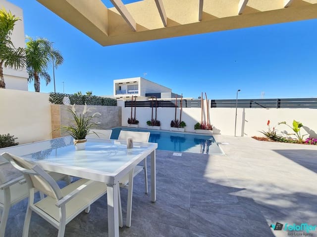 Chalet de 3 habitaciones en Los Montesinos en venta - 423.900 € (Ref: 4686809)