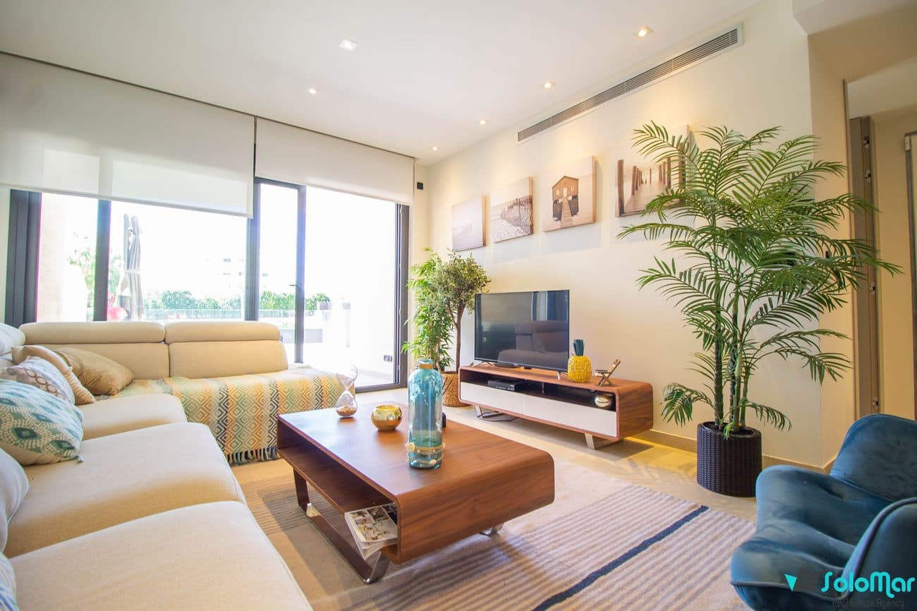 Apartamento de 2 habitaciones en Villamartin en venta con piscina - 309.000 € (Ref: 5503827)