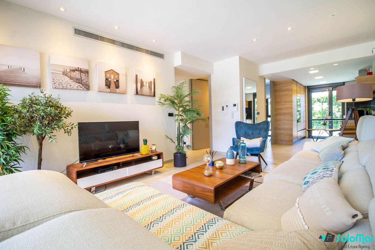 Apartamento de 2 habitaciones en Villamartin en venta con piscina - 309.000 € (Ref: 5503827)