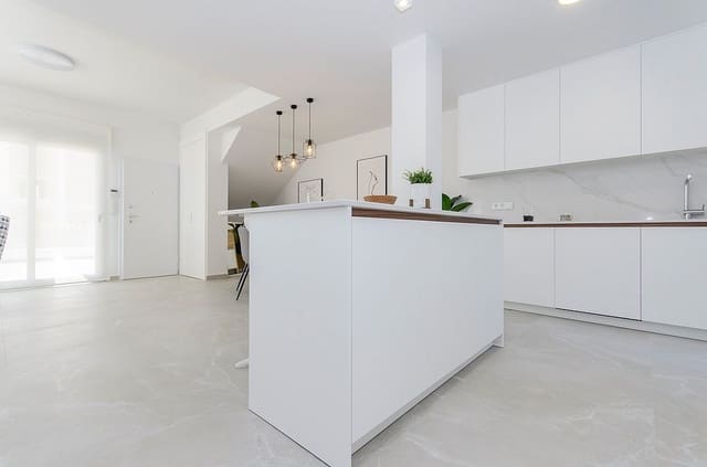 Bungalow de 2 habitaciones en San Miguel de Salinas en venta - 415.000 € (Ref: 5532184)