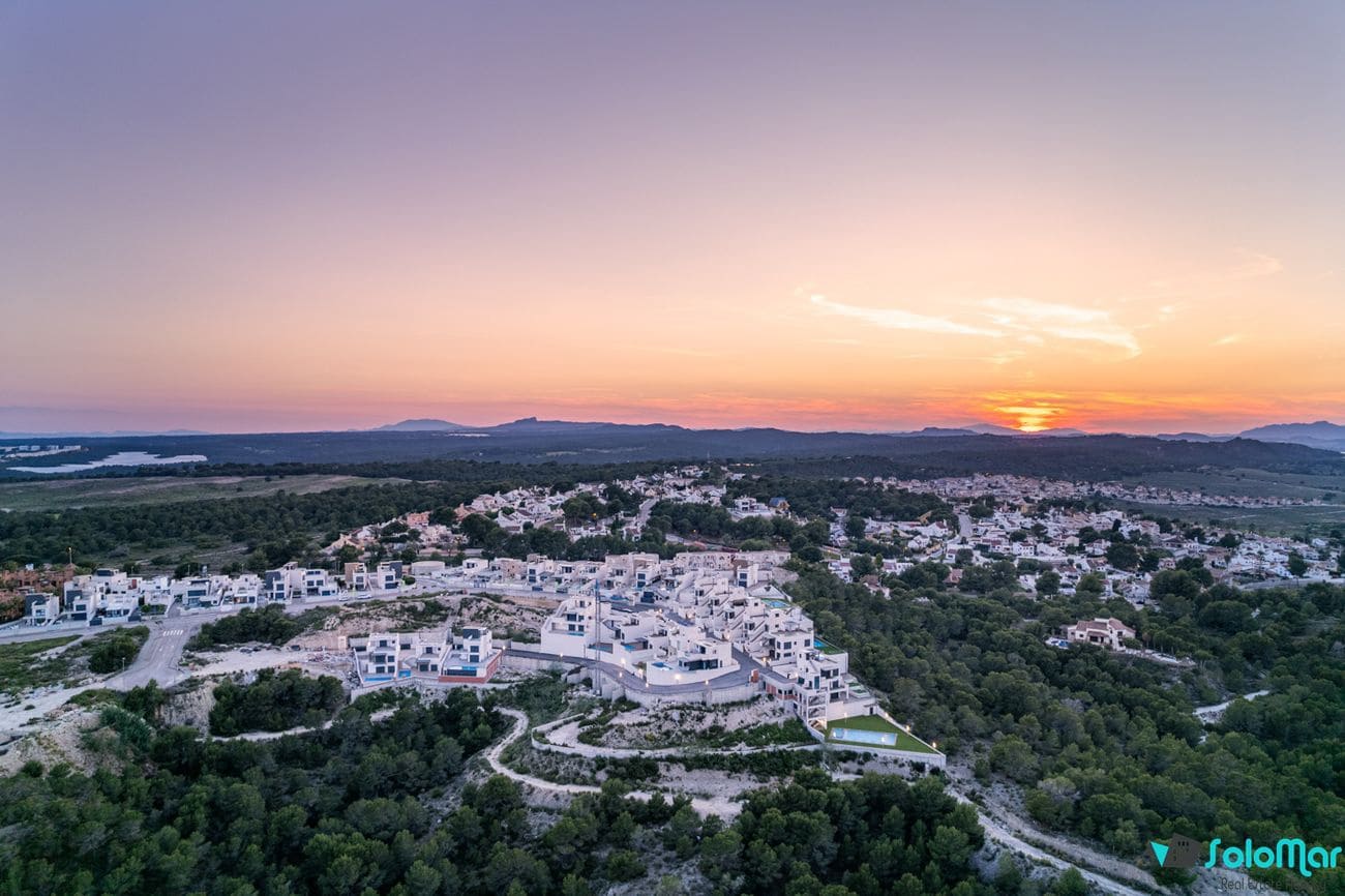 2 bedroom Bungalow for sale in San Miguel de Salinas - € 415,000 (Ref: 5532184)