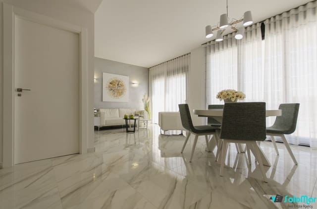 3 slaapkamer Villa te koop in San Miguel de Salinas met zwembad - € 630.000 (Ref: 5532185)