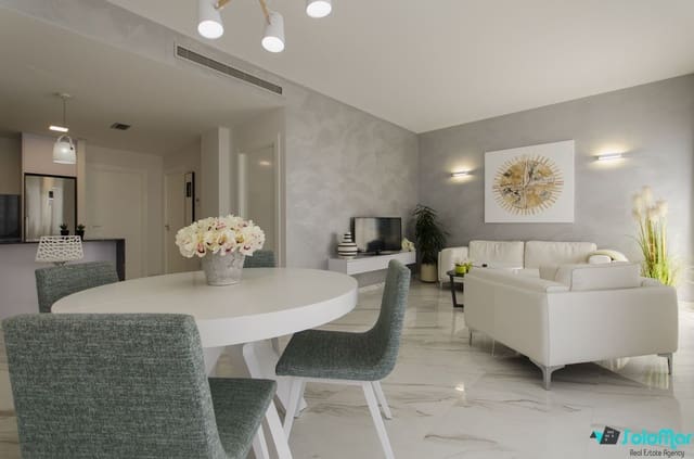 3 slaapkamer Villa te koop in San Miguel de Salinas met zwembad - € 630.000 (Ref: 5532185)