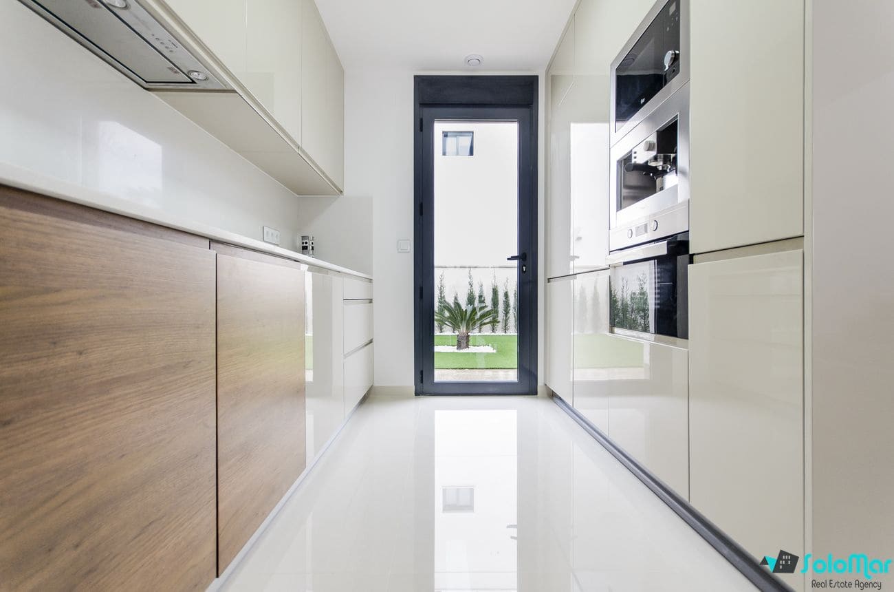 4 makuuhuone Huvila myytävänä paikassa San Miguel de Salinas mukana uima-altaan - 630 000 € (Ref: 5532186)