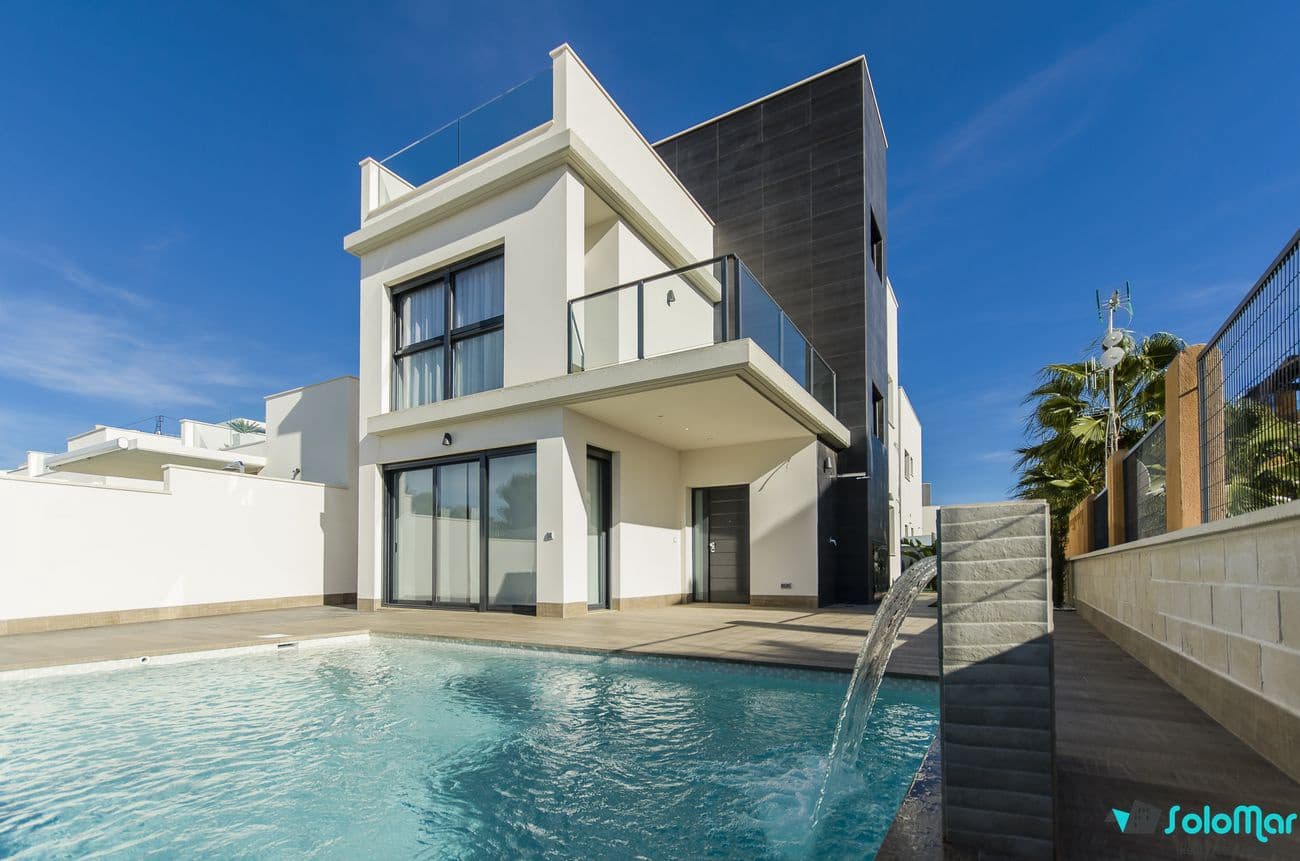 4 makuuhuone Huvila myytävänä paikassa San Miguel de Salinas mukana uima-altaan - 630 000 € (Ref: 5532186)