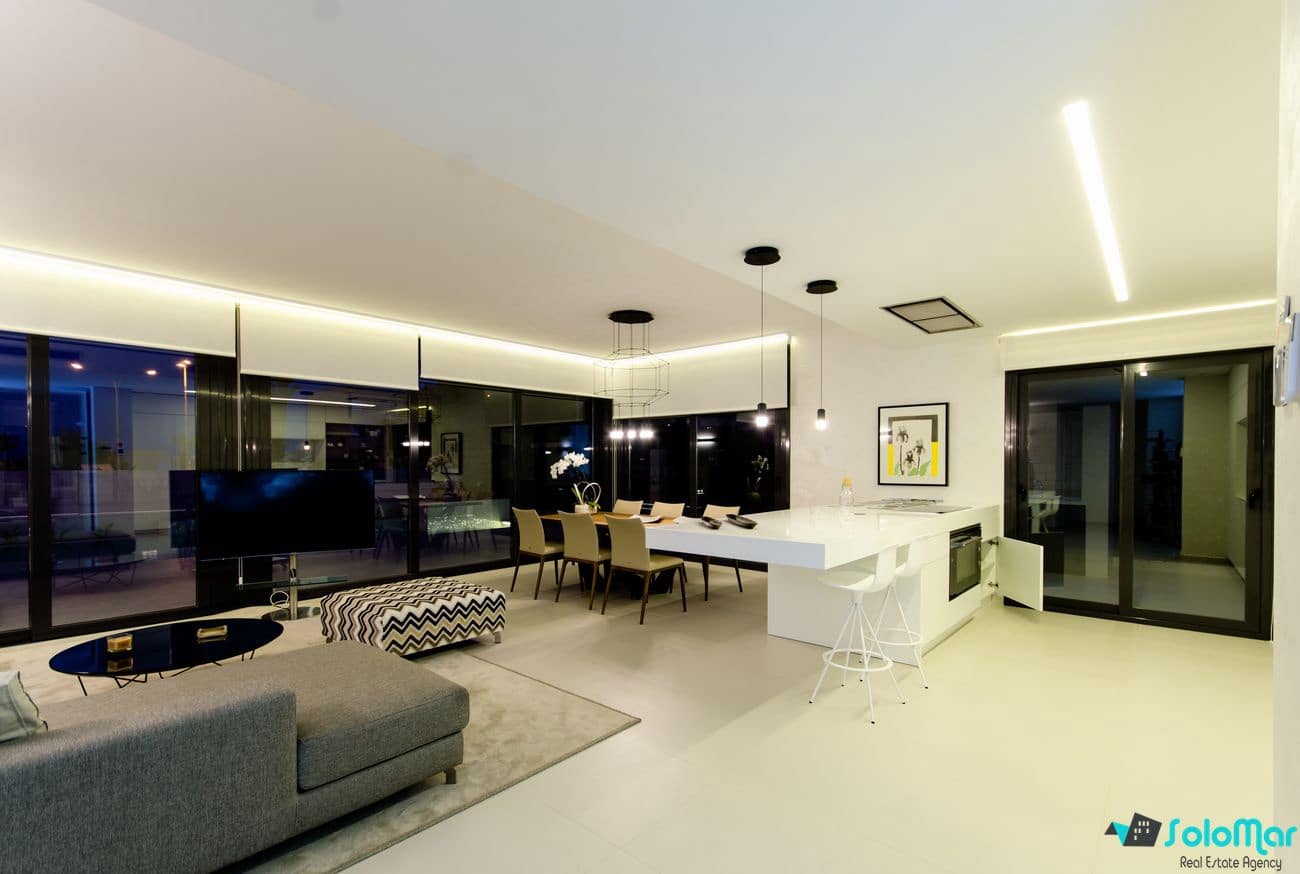 4 quarto Moradia para venda em San Miguel de Salinas com piscina - 1 250 000 € (Ref: 5532187)