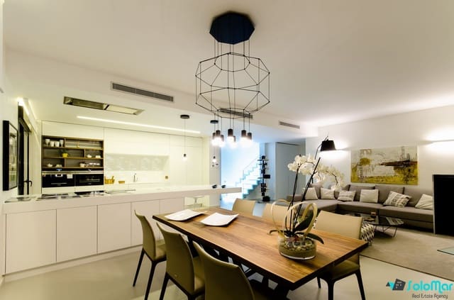 4 quarto Moradia para venda em San Miguel de Salinas com piscina - 1 250 000 € (Ref: 5532187)