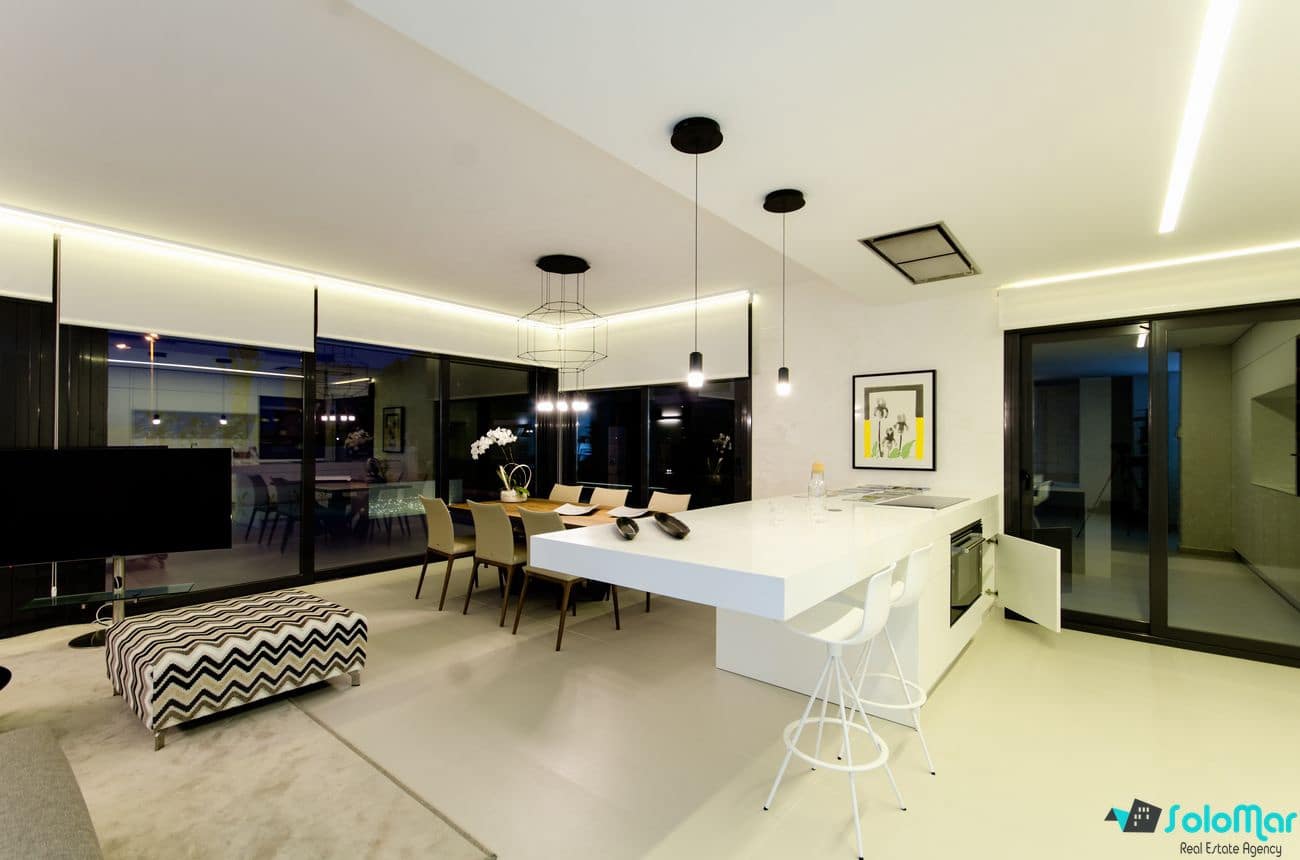 4 quarto Moradia para venda em San Miguel de Salinas com piscina - 1 250 000 € (Ref: 5532187)