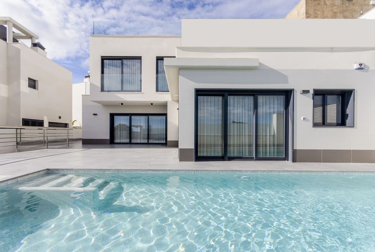 3 sypialnia Willa na sprzedaż w San Miguel de Salinas z basenem - 1 250 000 € (Ref: 5532188)