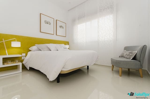 3 bedroom Villa for sale in Dehesa de Campoamor, Orihuela with pool - € 975,000 (Ref: 5534261)