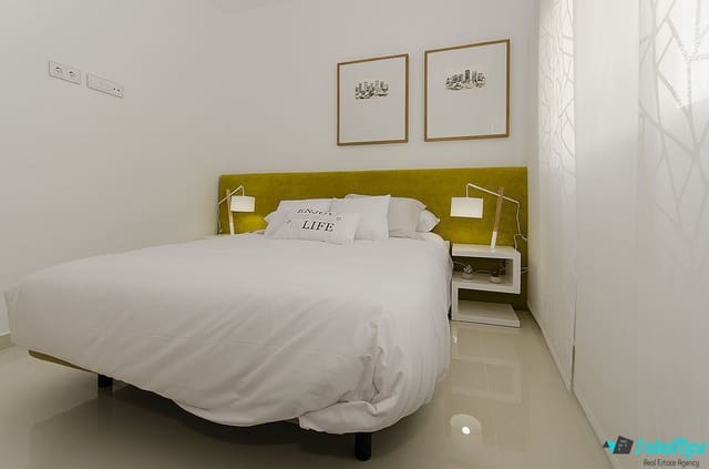 3 bedroom Villa for sale in Dehesa de Campoamor, Orihuela with pool - € 975,000 (Ref: 5534261)