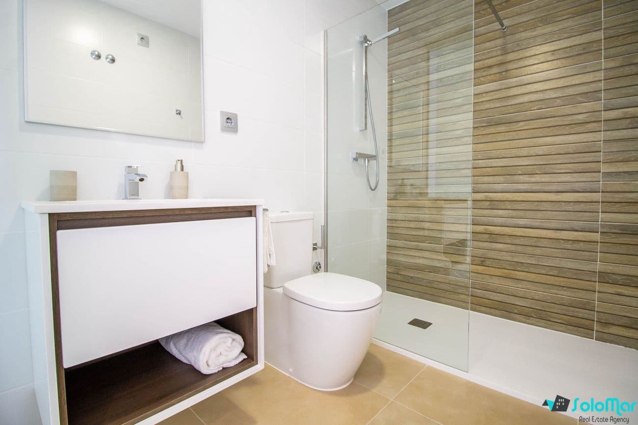 2 bedroom Apartment for sale in Orihuela Costa with pool - € 269,900 (Ref: 5542199)