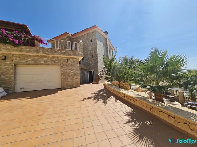 4 soveværelse Villa til salg i Coveta Fuma, El Campello med swimmingpool garage - € 735.000 (Ref: 5617615)