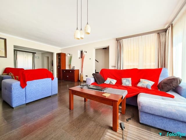 4 soveværelse Villa til salg i Coveta Fuma, El Campello med swimmingpool garage - € 735.000 (Ref: 5617615)