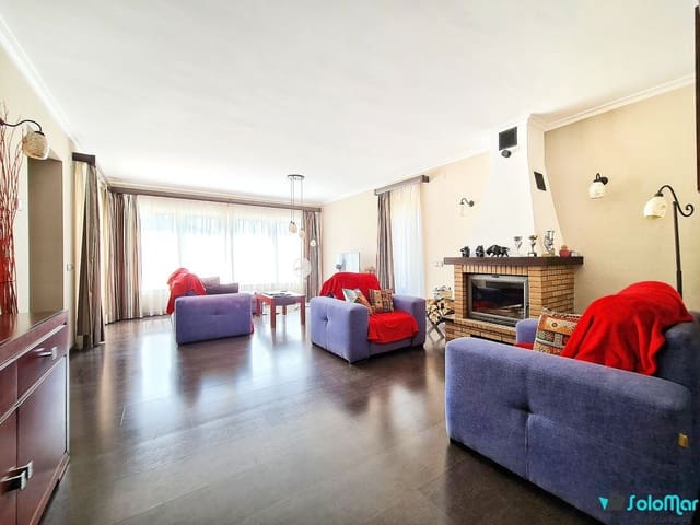 4 soveværelse Villa til salg i Coveta Fuma, El Campello med swimmingpool garage - € 735.000 (Ref: 5617615)